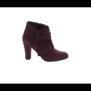 Dark grape Impo suede booties